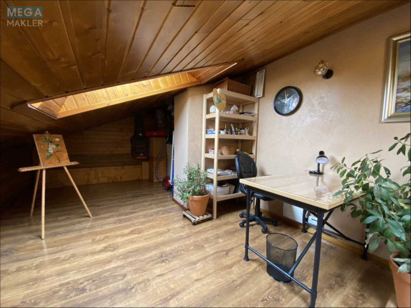 Продаж дома, 2 поверху, 145 кв.м, 10 кімнат, ділянка 10 соток, <a class="location-link" href="/hust/" title="Недвижимость Хуст">Хуст</a>, Центральна (изображение 23)