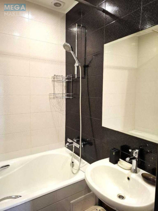 Оренда 3 кімнатної квартири, <a class="location-link" href="/kiev/" title="Недвижимость Київ">Київ</a>, <a class="location-link" href="/kiev/darnickij/" title="Недвижимость Дарницький район">Дарницький р-н</a>, Урловская ул., 23А (изображение 15)