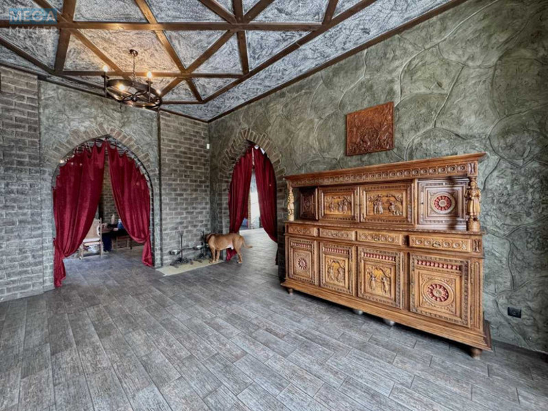 Продаж дома, 2 поверху, 400 кв.м, 6 кімнат, ділянка 75 соток, <a class="location-link" href="/zazimya/" title="Недвижимость Зазим'я">Зазим`я</a>, Дубрівка вул, 1 (изображение 9)