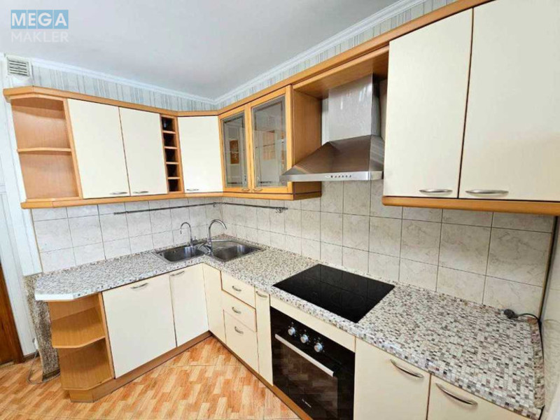 Продаж 3 кімнатної квартири (89/47/10), 8 пов. 11 пов. будинку, <a class="location-link" href="/kiev/" title="Недвижимость Київ">Київ</a>, <a class="location-link" href="/kiev/pecherskij/" title="Недвижимость Печерський район">Печерський р-н</a>, Драгомирова ул., 2 (изображение 2)