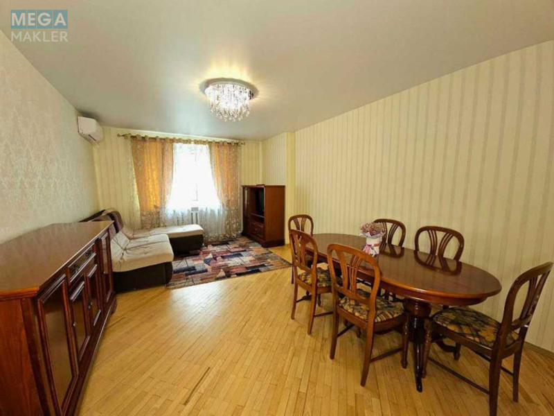 Продаж 3 кімнатної квартири (89/47/10), 8 пов. 11 пов. будинку, <a class="location-link" href="/kiev/" title="Недвижимость Київ">Київ</a>, <a class="location-link" href="/kiev/pecherskij/" title="Недвижимость Печерський район">Печерський р-н</a>, Драгомирова ул., 2 (изображение 8)