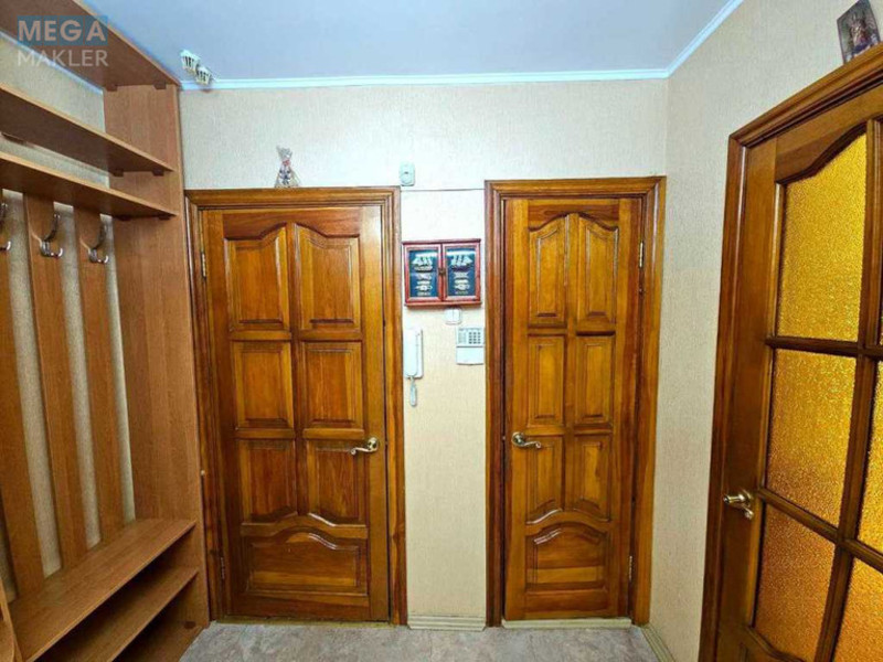 Продаж 3 кімнатної квартири (89/47/10), 8 пов. 11 пов. будинку, <a class="location-link" href="/kiev/" title="Недвижимость Київ">Київ</a>, <a class="location-link" href="/kiev/pecherskij/" title="Недвижимость Печерський район">Печерський р-н</a>, Драгомирова ул., 2 (изображение 15)