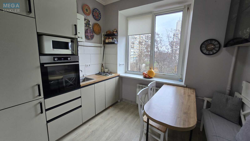 Продаж 2 кімнатної квартири (56/36/9), 5 пов. 5 пов. будинку, <a class="location-link" href="/kiev/" title="Недвижимость Київ">Київ</a>, <a class="location-link" href="/kiev/pecherskij/" title="Недвижимость Печерський район">Печерський р-н</a>, Леси Украинки бульв., 29 (изображение 6)