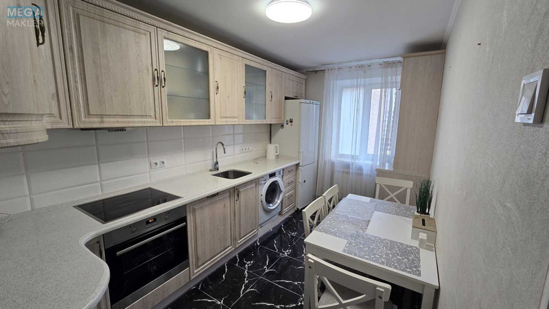 Продаж 3 кімнатної квартири (70/43/11), 9 пов. 14 пов. будинку, <a class="location-link" href="/kiev/" title="Недвижимость Київ">Київ</a>, <a class="location-link" href="/kiev/pecherskij/" title="Недвижимость Печерський район">Печерський р-н</a>, Михаила Бойчука ул., 34а (изображение 3)