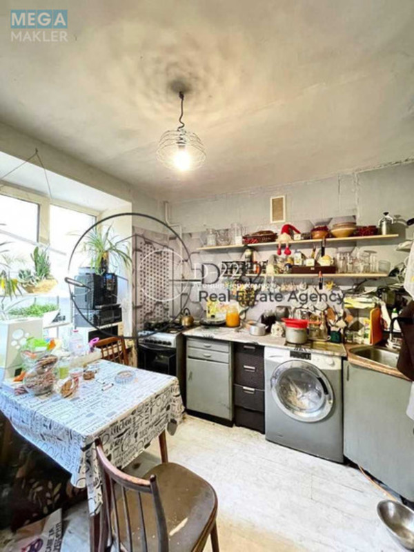 Продаж 3 кімнатної квартири (70/43/9), 1 пов. 10 пов. будинку, <a class="location-link" href="/kiev/" title="Недвижимость Київ">Київ</a>, <a class="location-link" href="/kiev/pecherskij/" title="Недвижимость Печерський район">Печерський р-н</a>, Микільський провулок, 1/25 (изображение 5)