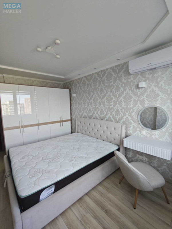 Оренда 3 кімнатної квартири, <a class="location-link" href="/kiev/" title="Недвижимость Київ">Київ</a>, <a class="location-link" href="/kiev/darnickij/" title="Недвижимость Дарницький район">Дарницький р-н</a>, Михайла Драгоманова вул., 4а (изображение 2)
