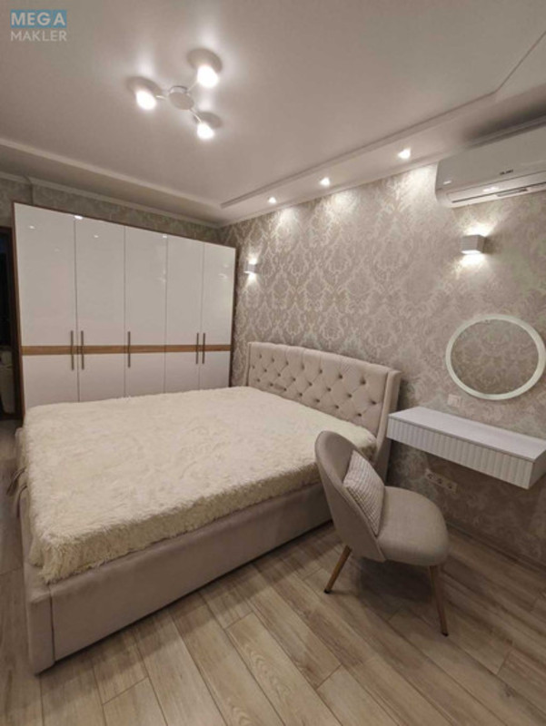 Оренда 3 кімнатної квартири, <a class="location-link" href="/kiev/" title="Недвижимость Київ">Київ</a>, <a class="location-link" href="/kiev/darnickij/" title="Недвижимость Дарницький район">Дарницький р-н</a>, Михайла Драгоманова вул., 4а (изображение 3)