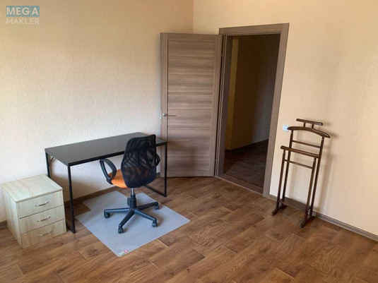 Оренда 3 кімнатної квартири, <a class="location-link" href="/kiev/" title="Недвижимость Київ">Київ</a>, <a class="location-link" href="/kiev/darnickij/" title="Недвижимость Дарницький район">Дарницький р-н</a>, Николая Хвылевого ул., 1 (изображение 5)