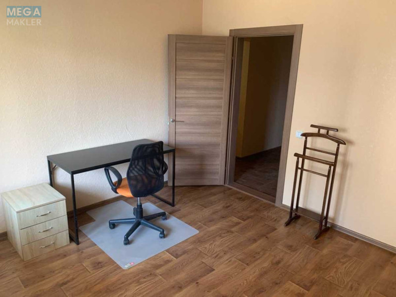 Оренда 3 кімнатної квартири, <a class="location-link" href="/kiev/" title="Недвижимость Київ">Київ</a>, <a class="location-link" href="/kiev/darnickij/" title="Недвижимость Дарницький район">Дарницький р-н</a>, Николая Хвылевого ул., 1 (изображение 5)