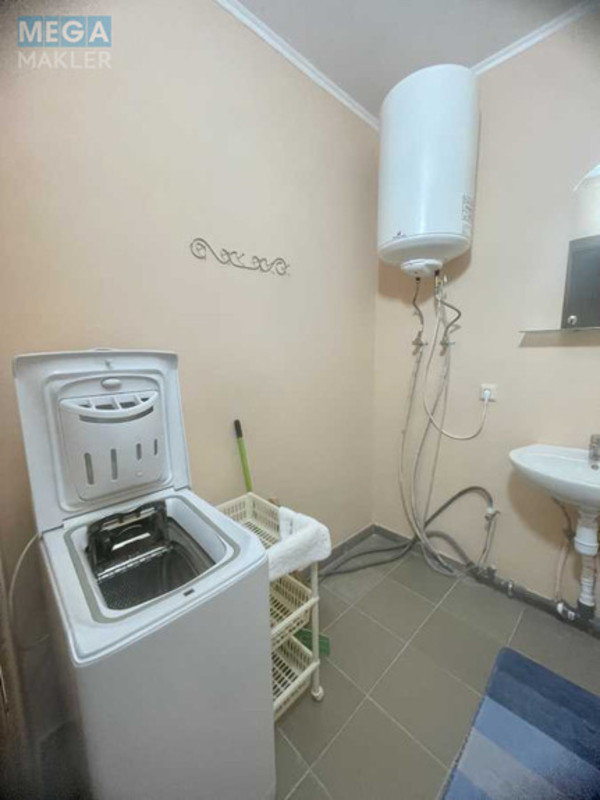 Оренда 3 кімнатної квартири, <a class="location-link" href="/kiev/" title="Недвижимость Київ">Київ</a>, <a class="location-link" href="/kiev/darnickij/" title="Недвижимость Дарницький район">Дарницький р-н</a>, Николая Хвылевого ул., 1 (изображение 9)
