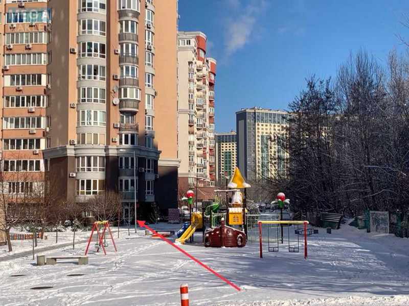 Продаж комерційної нерухомості, 258 кв.м, под магазин, <a class="location-link" href="/kiev/" title="Недвижимость Київ">Київ</a>, <a class="location-link" href="/kiev/goloseevskij/" title="Недвижимость Голосіївський район">Голосіївський р-н</a>, Василя Симоненка вул., 5 (изображение 4)