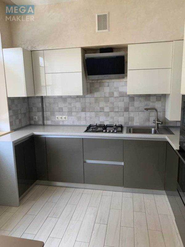 Продаж 3 кімнатної квартири (68/39/10), 1 пов. 4 пов. будинку, <a class="location-link" href="/gatnoe/" title="Недвижимость Гатне">Гатне</a>, Дорошенка, 5 (изображение 2)