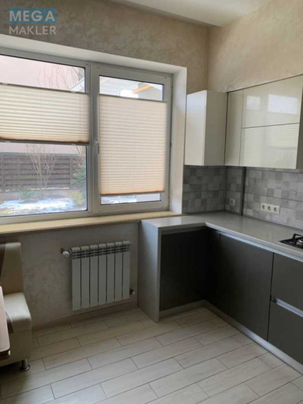Продаж 3 кімнатної квартири (68/39/10), 1 пов. 4 пов. будинку, <a class="location-link" href="/gatnoe/" title="Недвижимость Гатне">Гатне</a>, Дорошенка, 5 (изображение 3)