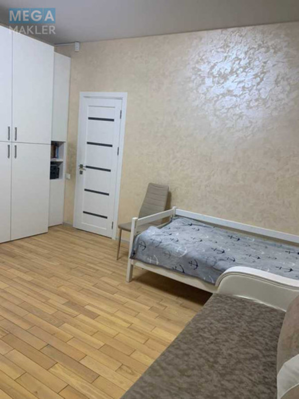 Продаж 3 кімнатної квартири (68/39/10), 1 пов. 4 пов. будинку, <a class="location-link" href="/gatnoe/" title="Недвижимость Гатне">Гатне</a>, Дорошенка, 5 (изображение 10)