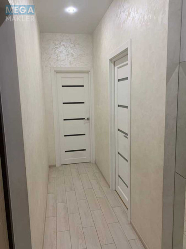 Продаж 3 кімнатної квартири (68/39/10), 1 пов. 4 пов. будинку, <a class="location-link" href="/gatnoe/" title="Недвижимость Гатне">Гатне</a>, Дорошенка, 5 (изображение 16)