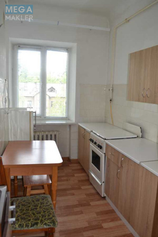 Продаж 3 кімнатної квартири (65/48/6), 3 пов. 3 пов. будинку, <a class="location-link" href="/kiev/" title="Недвижимость Київ">Київ</a>, <a class="location-link" href="/kiev/solomenskij/" title="Недвижимость Солом'янський район">Солом'янський р-н</a>, Соціалістична вул., 28 (изображение 2)