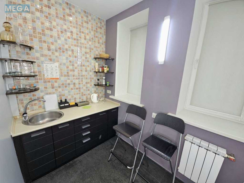 Оренда комерційної нерухомості, 80 кв.м, под офис, <a class="location-link" href="/kiev/" title="Недвижимость Київ">Київ</a>, <a class="location-link" href="/kiev/pecherskij/" title="Недвижимость Печерський район">Печерський р-н</a>, Шелковичная ул., 7а (изображение 3)