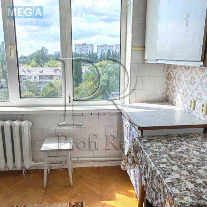 Продаж 1 кімнатної квартири (33/17/8), 9 пов. 9 пов. будинку, <a class="location-link" href="/kiev/" title="Недвижимость Київ">Київ</a>, <a class="location-link" href="/kiev/svyatoshinskij/" title="Недвижимость Святошинський район">Святошинський р-н</a>, Зодчих вулиця, 4 (изображение 2)