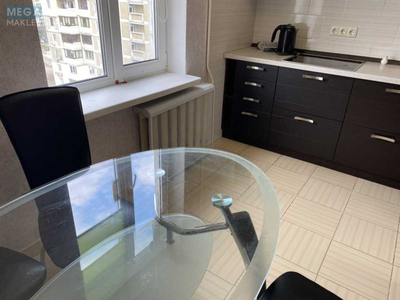 Оренда 3 кімнатної квартири, <a class="location-link" href="/kiev/" title="Недвижимость Київ">Київ</a>, <a class="location-link" href="/kiev/darnickij/" title="Недвижимость Дарницький район">Дарницький р-н</a>, Срибнокильская ул. (изображение 2)