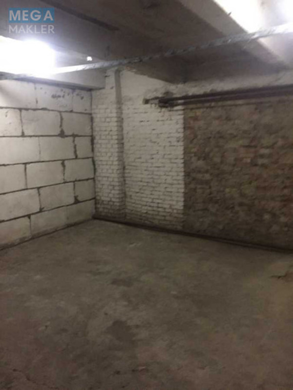 Оренда комерційної нерухомості, 393 кв.м, под склад, <a class="location-link" href="/kiev/" title="Недвижимость Київ">Київ</a>, <a class="location-link" href="/kiev/solomenskij/" title="Недвижимость Солом'янський район">Солом'янський р-н</a>, Радищева ул. (изображение 9)