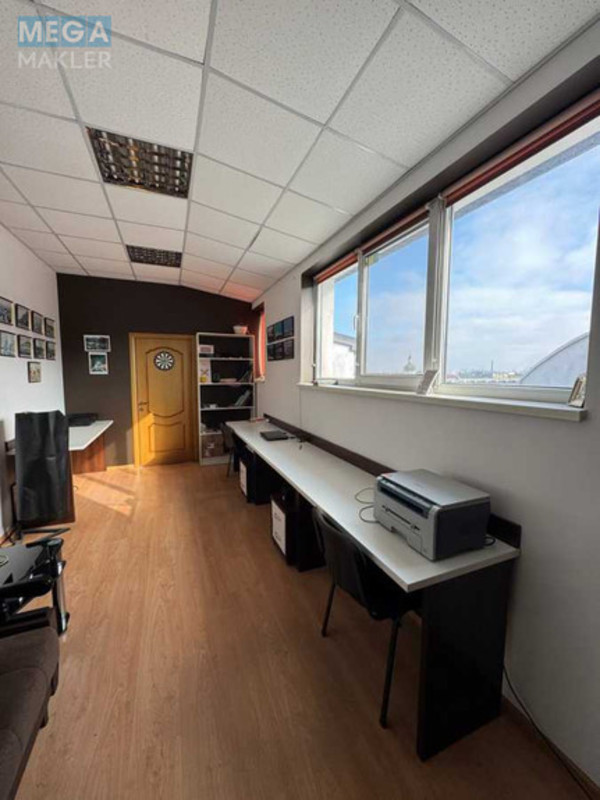 Продаж комерційної нерухомості, 32 кв.м, под офис, <a class="location-link" href="/kiev/" title="Недвижимость Київ">Київ</a>, <a class="location-link" href="/kiev/podolskij/" title="Недвижимость Подільський район">Подільський р-н</a>, Нижній Вал вул., 15 (изображение 3)