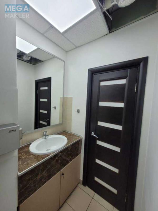 Оренда комерційної нерухомості, 270 кв.м, под офис, <a class="location-link" href="/kiev/" title="Недвижимость Київ">Київ</a>, <a class="location-link" href="/kiev/shevchenkovskij/" title="Недвижимость Шевченківський район">Шевченківський р-н</a>, Льва Толстого вул., 39 (изображение 8)