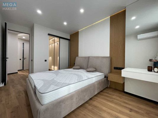 Продаж 3 кімнатної квартири (82/40/25), 9 пов. 33 пов. будинку, <a class="location-link" href="/kiev/" title="Недвижимость Київ">Київ</a>, <a class="location-link" href="/kiev/shevchenkovskij/" title="Недвижимость Шевченківський район">Шевченківський р-н</a>, Перемоги просп., 11 (изображение 7)
