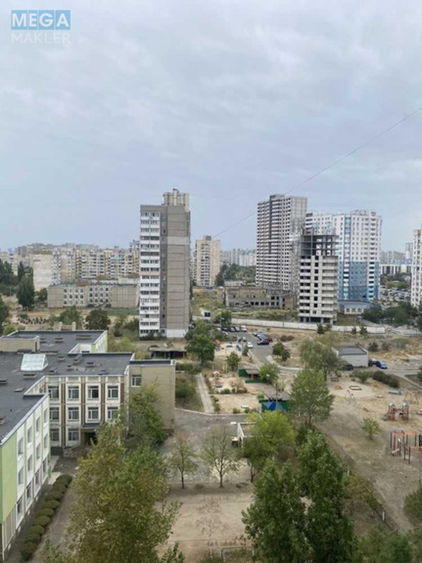 Продаж 2 кімнатної квартири (56/?/8), 11 пов. 16 пов. будинку, <a class="location-link" href="/kiev/" title="Недвижимость Київ">Київ</a>, <a class="location-link" href="/kiev/desnyanskij/" title="Недвижимость Деснянський район">Деснянський р-н</a>, Николая Лаврухина ул., 15/46 (изображение 7)
