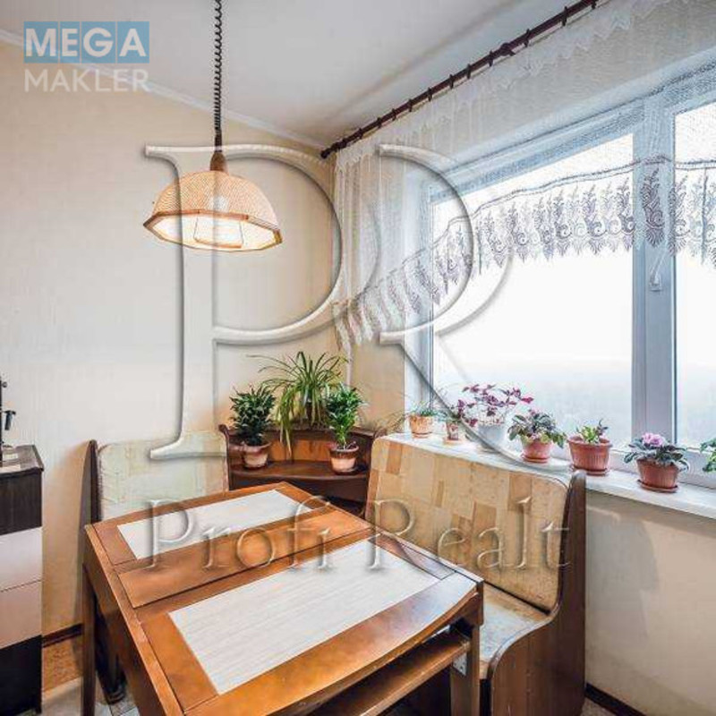 Продаж 3 кімнатної квартири (72/42/8), 16 пов. 18 пов. будинку, <a class="location-link" href="/kiev/" title="Недвижимость Київ">Київ</a>, <a class="location-link" href="/kiev/goloseevskij/" title="Недвижимость Голосіївський район">Голосіївський р-н</a>, Глушкова Академіка проспект, 45 (изображение 12)