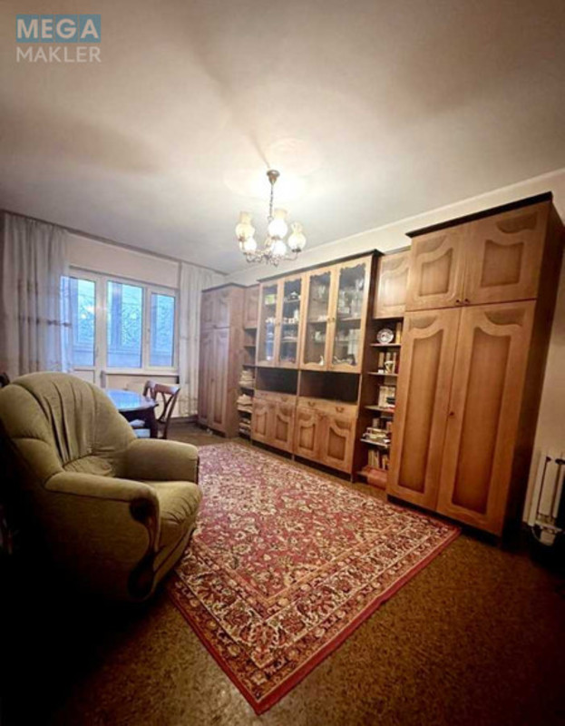 Продаж 3 кімнатної квартири (76/42/8), 3 пов. 18 пов. будинку, <a class="location-link" href="/kiev/" title="Недвижимость Київ">Київ</a>, <a class="location-link" href="/kiev/goloseevskij/" title="Недвижимость Голосіївський район">Голосіївський р-н</a>, Академика Глушкова просп., 33 (изображение 6)