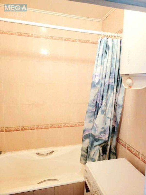 Продаж 3 кімнатної квартири (76/42/8), 3 пов. 18 пов. будинку, <a class="location-link" href="/kiev/" title="Недвижимость Київ">Київ</a>, <a class="location-link" href="/kiev/goloseevskij/" title="Недвижимость Голосіївський район">Голосіївський р-н</a>, Академика Глушкова просп., 33 (изображение 7)
