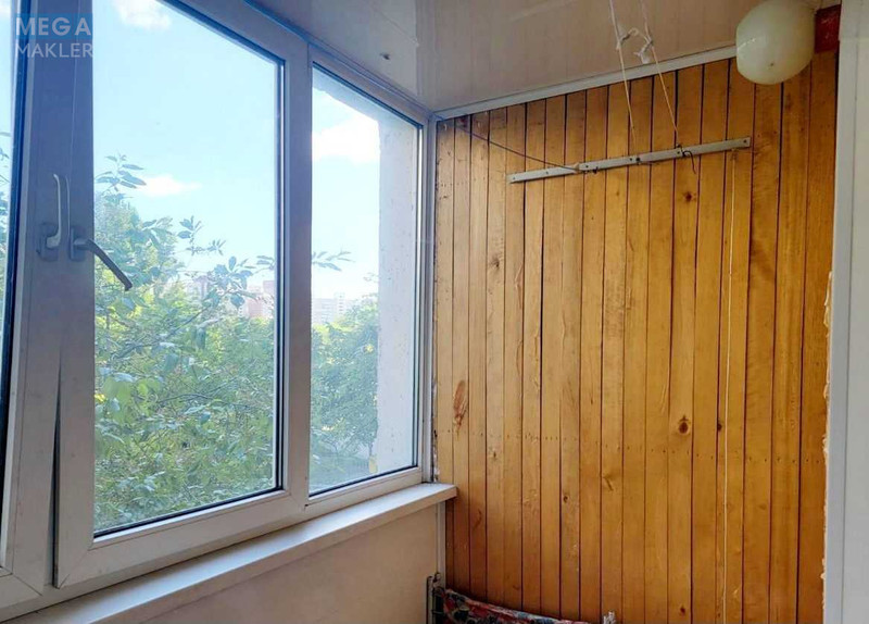 Продаж 3 кімнатної квартири (76/42/8), 3 пов. 18 пов. будинку, <a class="location-link" href="/kiev/" title="Недвижимость Київ">Київ</a>, <a class="location-link" href="/kiev/goloseevskij/" title="Недвижимость Голосіївський район">Голосіївський р-н</a>, Академика Глушкова просп., 33 (изображение 8)