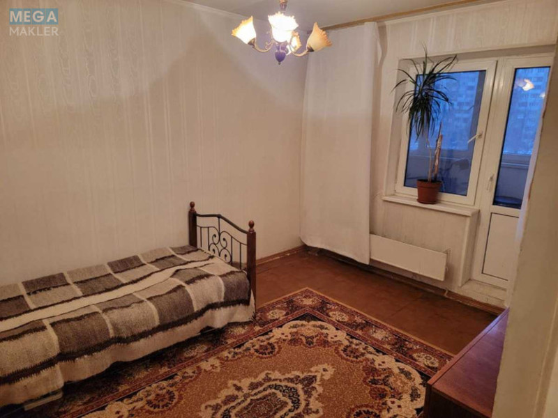 Продаж 3 кімнатної квартири (76/42/8), 3 пов. 18 пов. будинку, <a class="location-link" href="/kiev/" title="Недвижимость Київ">Київ</a>, <a class="location-link" href="/kiev/goloseevskij/" title="Недвижимость Голосіївський район">Голосіївський р-н</a>, Академика Глушкова просп., 33 (изображение 10)