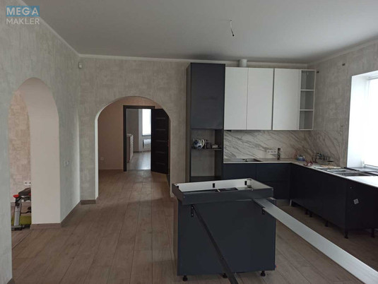 Продаж дома, 2&nbsp;поверху, 404&nbsp;кв.м, 7&nbsp;кімнат, ділянка 14&nbsp;соток, <a class="location-link" href="/zdvizhovka/" title="Недвижимость Здвижівка">Здвижівка</a>, Покровська, 15В (изображение 8)