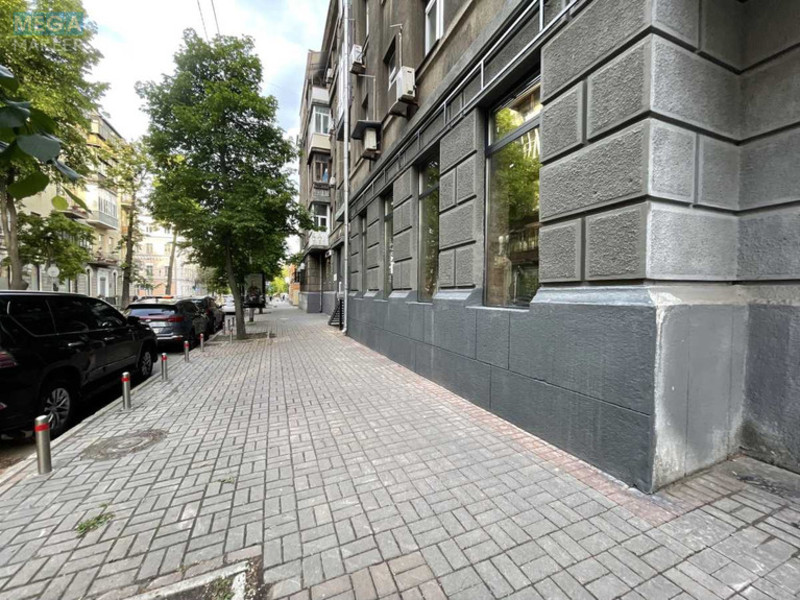 Оренда комерційної нерухомості, 147 кв.м, под магазин, <a class="location-link" href="/kiev/" title="Недвижимость Київ">Київ</a>, <a class="location-link" href="/kiev/pecherskij/" title="Недвижимость Печерський район">Печерський р-н</a>, Інститутська вул., 24/7 (изображение 3)
