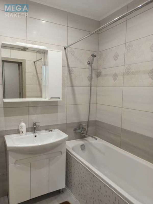Оренда 1 кімнатної квартири, <a class="location-link" href="/kiev/" title="Недвижимость Київ">Київ</a>, <a class="location-link" href="/kiev/podolskij/" title="Недвижимость Подільський район">Подільський р-н</a>, Правды просп., 43 (изображение 9)