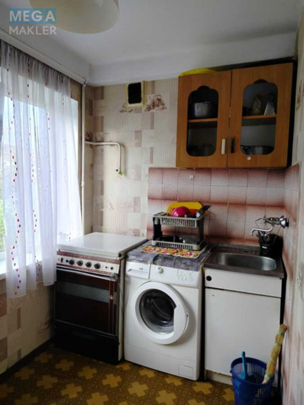 Оренда 1 кімнатної квартири, <a class="location-link" href="/kiev/" title="Недвижимость Київ">Київ</a>, <a class="location-link" href="/kiev/dneprovskij/" title="Недвижимость Дніпровський район">Дніпровський р-н</a>, Будівельників вул., 11 (изображение 8)