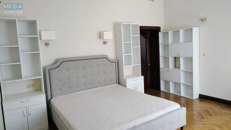 Продаж дома, 3 поверху, 495 кв.м, 5 кімнат, ділянка 13 соток, <a class="location-link" href="/lesniki-selo/" title="Недвижимость Лісники">Лісники</a>, Стешки (изображение 20)