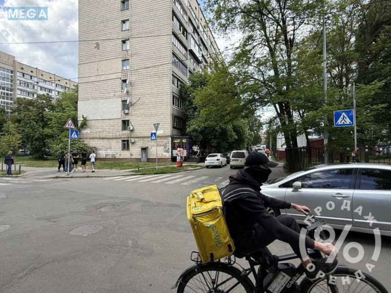 Продаж комерційної нерухомості, 50 кв.м, под магазин, <a class="location-link" href="/kiev/" title="Недвижимость Київ">Київ</a>, <a class="location-link" href="/kiev/svyatoshinskij/" title="Недвижимость Святошинський район">Святошинський р-н</a>, Победы просп., 91 (изображение 3)