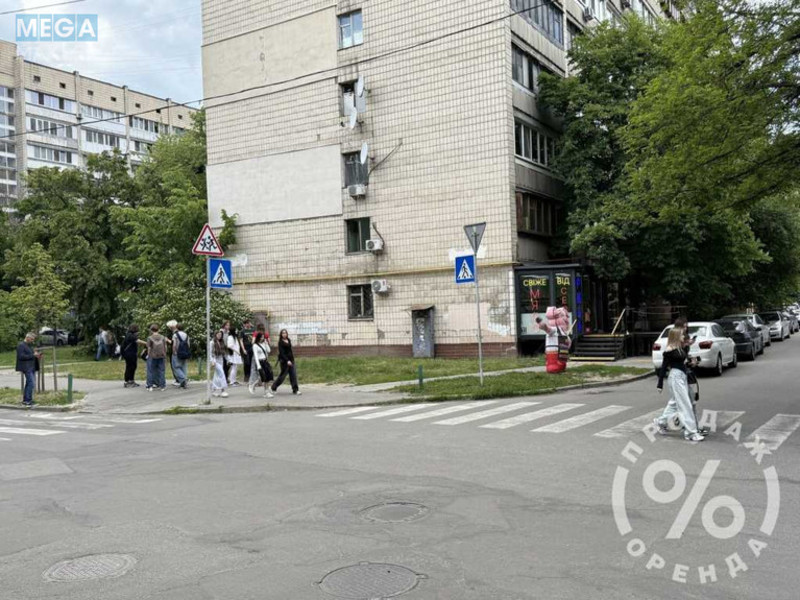 Продаж комерційної нерухомості, 50 кв.м, под магазин, <a class="location-link" href="/kiev/" title="Недвижимость Київ">Київ</a>, <a class="location-link" href="/kiev/svyatoshinskij/" title="Недвижимость Святошинський район">Святошинський р-н</a>, Победы просп., 91 (изображение 5)
