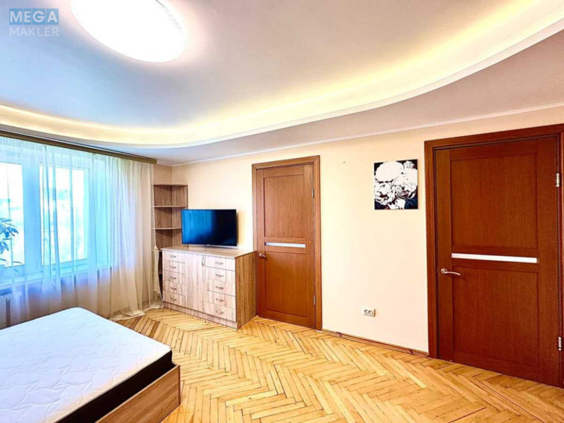 Продаж 3 кімнатної квартири (64/47/7), 9 пов. 10 пов. будинку, <a class="location-link" href="/kiev/" title="Недвижимость Київ">Київ</a>, <a class="location-link" href="/kiev/shevchenkovskij/" title="Недвижимость Шевченківський район">Шевченківський р-н</a>, Богдана Гаврилишина ул., 11 (изображение 2)