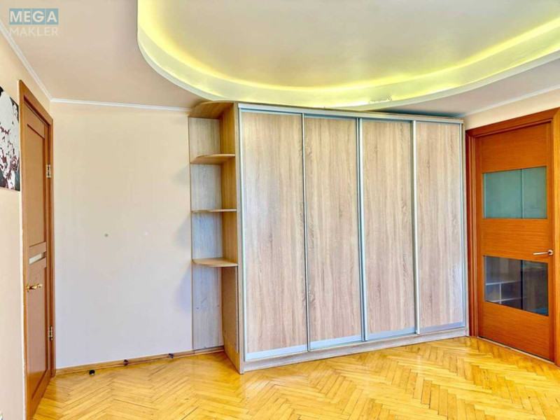 Продаж 3 кімнатної квартири (64/47/7), 9 пов. 10 пов. будинку, <a class="location-link" href="/kiev/" title="Недвижимость Київ">Київ</a>, <a class="location-link" href="/kiev/shevchenkovskij/" title="Недвижимость Шевченківський район">Шевченківський р-н</a>, Богдана Гаврилишина ул., 11 (изображение 4)