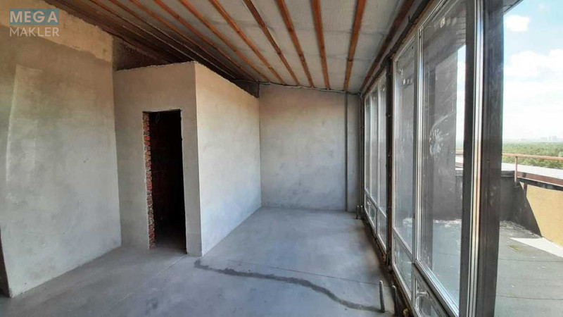 Продаж 4 кімнатної квартири (170/91/48), 10 пов. 11 пов. будинку, <a class="location-link" href="/kiev/" title="Недвижимость Київ">Київ</a>, <a class="location-link" href="/kiev/desnyanskij/" title="Недвижимость Деснянський район">Деснянський р-н</a>, Радистів вул., 34 (изображение 12)