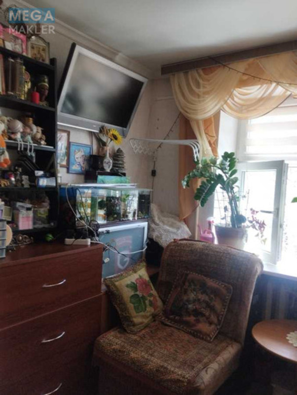 Продаж 10 кімнатної квартири (20/?/?), 3 пов. 5 пов. будинку, <a class="location-link" href="/kiev/" title="Недвижимость Київ">Київ</a>, <a class="location-link" href="/kiev/darnickij/" title="Недвижимость Дарницький район">Дарницький р-н</a>, Бориспольская ул., 3 (изображение 5)