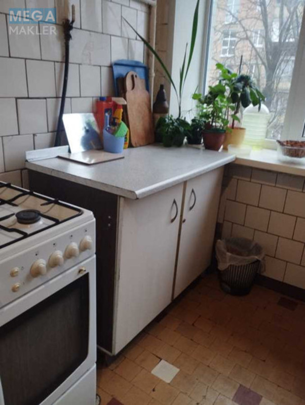 Продаж 10 кімнатної квартири (20/?/?), 3 пов. 5 пов. будинку, <a class="location-link" href="/kiev/" title="Недвижимость Київ">Київ</a>, <a class="location-link" href="/kiev/darnickij/" title="Недвижимость Дарницький район">Дарницький р-н</a>, Бориспольская ул., 3 (изображение 10)