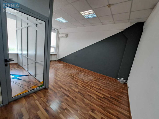 Оренда комерційної нерухомості, 35&nbsp;кв.м, под магазин, <a class="location-link" href="/kiev/" title="Недвижимость Київ">Київ</a>, <a class="location-link" href="/kiev/dneprovskij/" title="Недвижимость Дніпровський район">Дніпровський р-н</a>, Евгения Сверстюка ул., 11б (изображение 5)