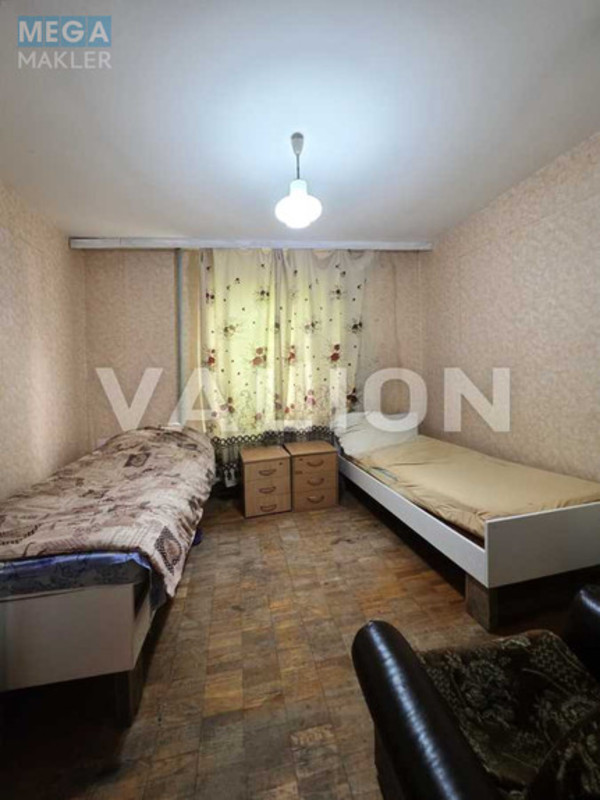 Продаж 3 кімнатної квартири (85/41/8), 1 пов. 13 пов. будинку, <a class="location-link" href="/kiev/" title="Недвижимость Київ">Київ</a>, <a class="location-link" href="/kiev/svyatoshinskij/" title="Недвижимость Святошинський район">Святошинський р-н</a>, Підлісна вул., 6 (изображение 2)