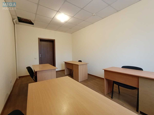 Оренда комерційної нерухомості, 18&nbsp;кв.м, под офис, <a class="location-link" href="/kiev/" title="Недвижимость Київ">Київ</a>, <a class="location-link" href="/kiev/solomenskij/" title="Недвижимость Солом'янський район">Солом'янський р-н</a>, Западный пер., 3ц (изображение 3)