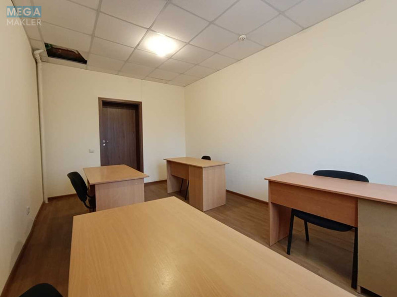Оренда комерційної нерухомості, 18 кв.м, под офис, <a class="location-link" href="/kiev/" title="Недвижимость Київ">Київ</a>, <a class="location-link" href="/kiev/solomenskij/" title="Недвижимость Солом'янський район">Солом'янський р-н</a>, Западный пер., 3ц (изображение 3)