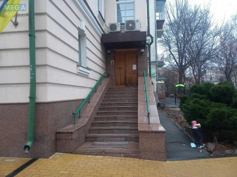 Оренда окремої будівлі/побудови, 641 кв.м, <a class="location-link" href="/kiev/" title="Недвижимость Київ">Київ</a>, <a class="location-link" href="/kiev/podolskij/" title="Недвижимость Подільський район">Подільський р-н</a>, Андріївська вул., 7 (изображение 3)
